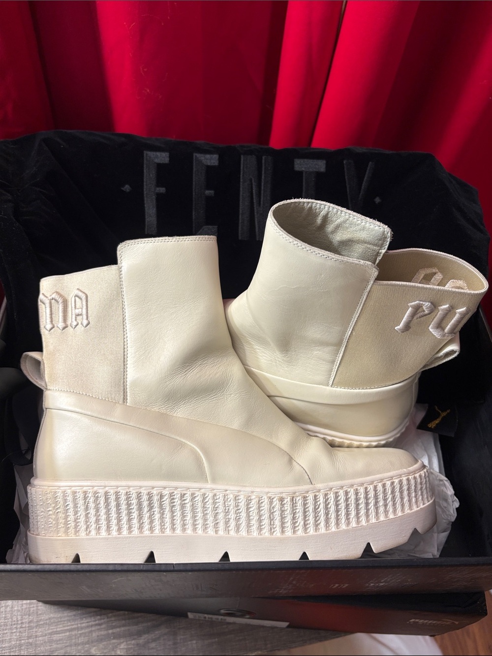 FENTY PUMA COLLAB Chelsea Sneaker Boot - Cream Color Men’s Size 10us (MINT)